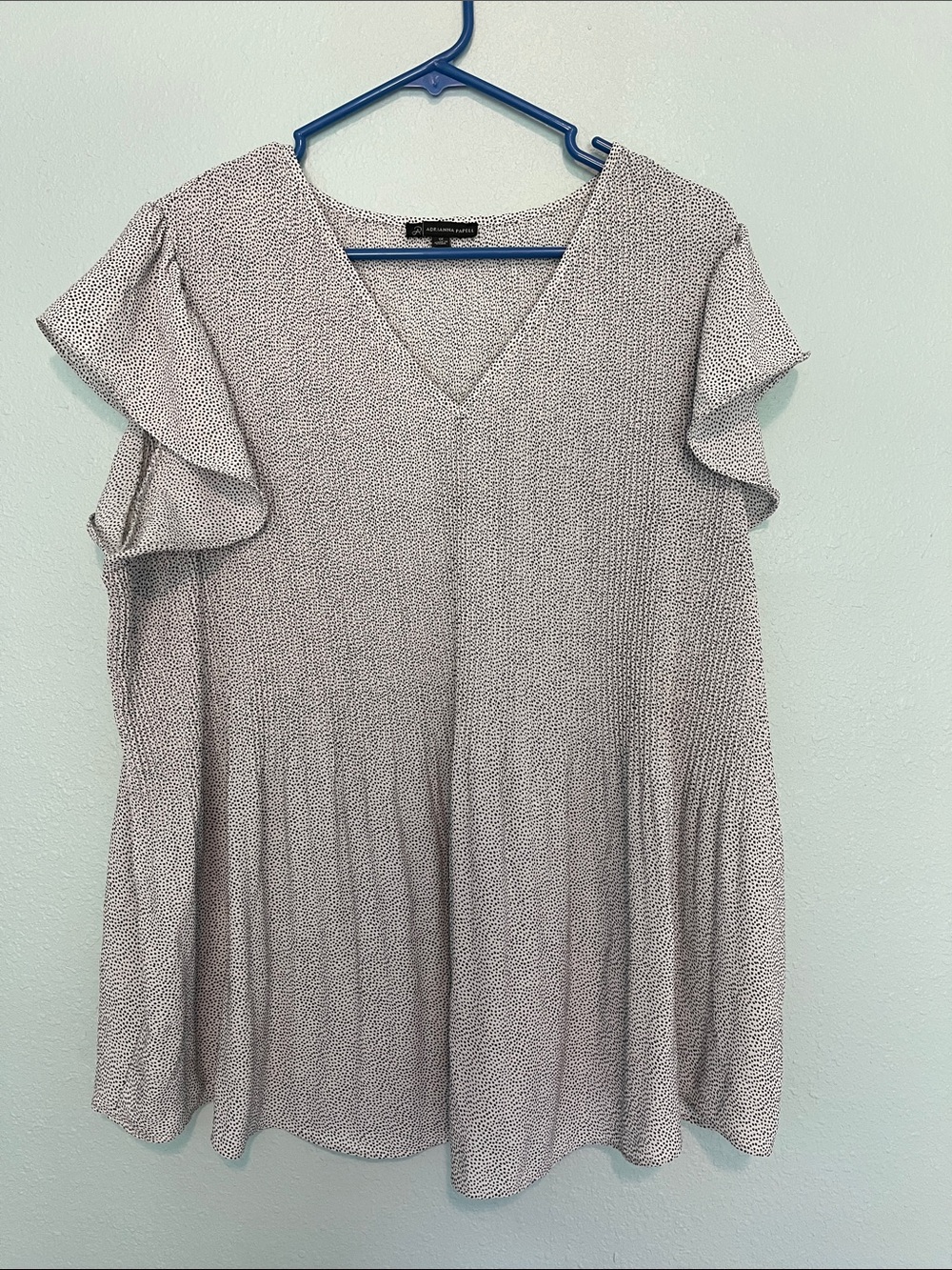 Adrianna Papell Light Gray V-Neck Flutter Sleeve Blouse